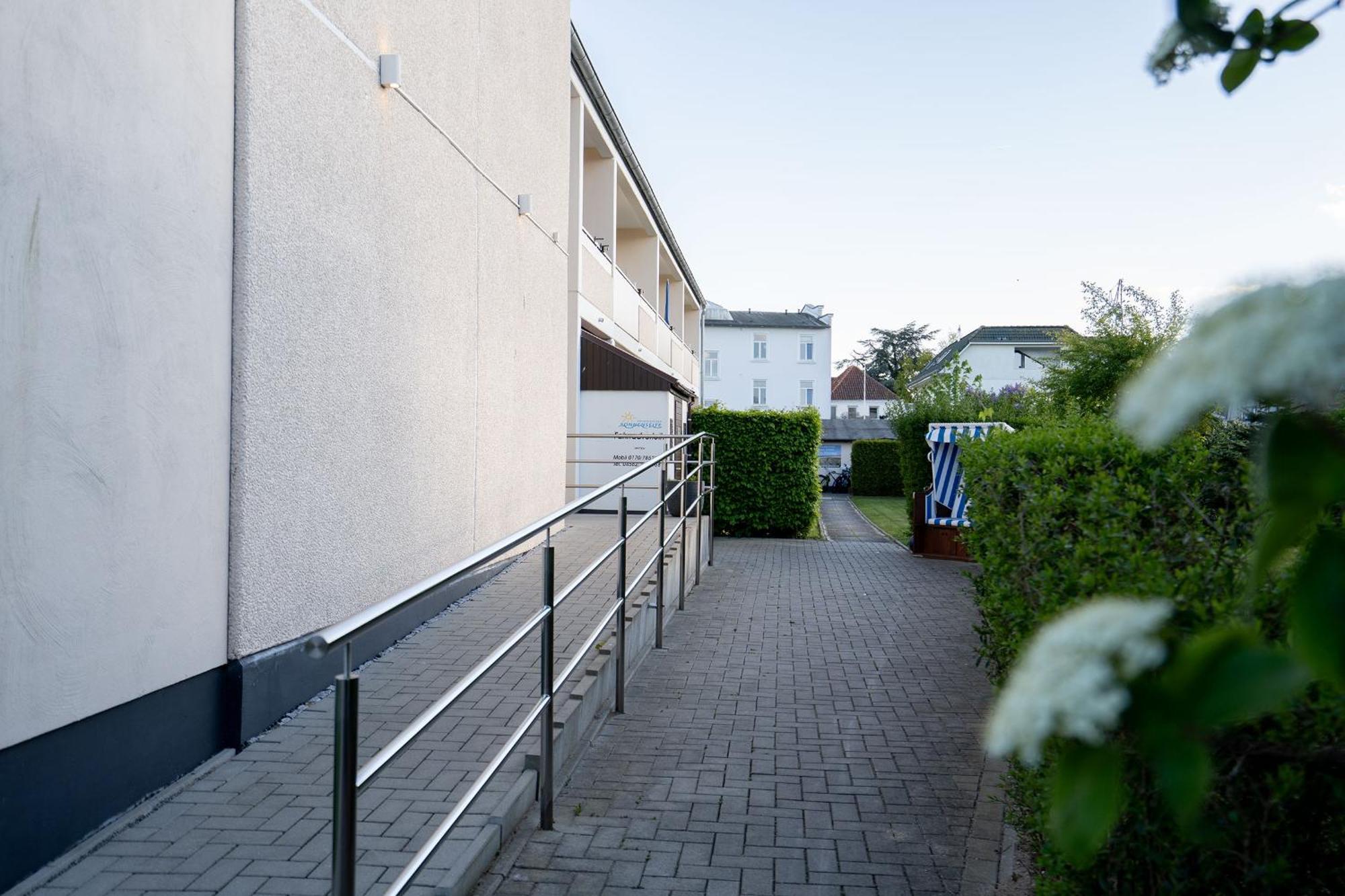 Das Solaris 11 Beach Apartment Mit Gemeinschaftssauna Und Grillplatz Groemitz Exterior photo